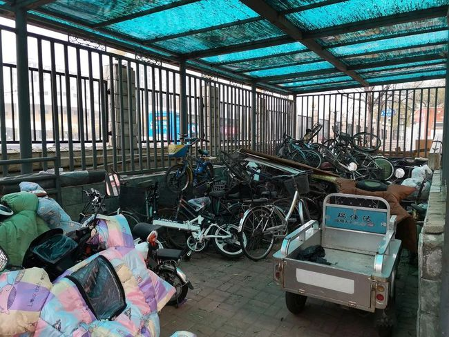 “禁止上楼”遇上“没充电桩”，咋整？